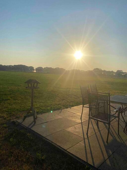 Ut-Huuske Villa Westerbeek Luaran gambar